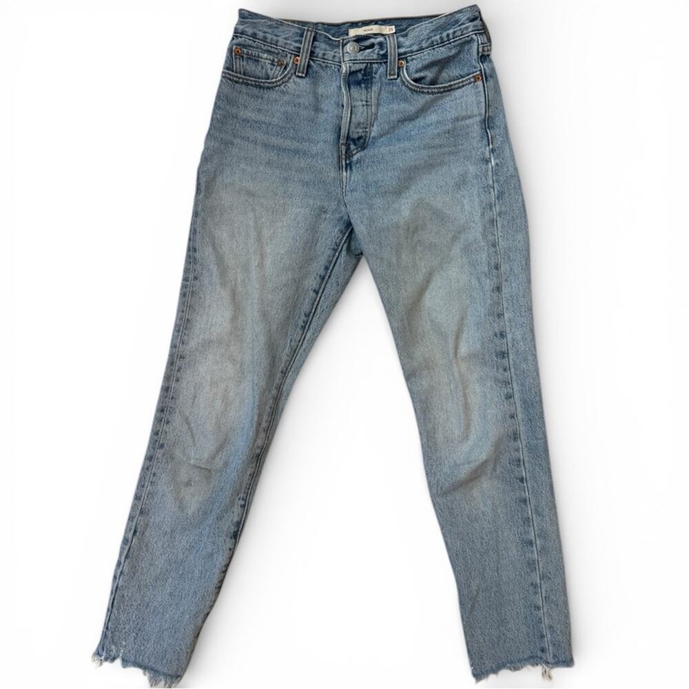 Levi Wedgies Light Blue Wash Distressed w Frayed Hem Size 25